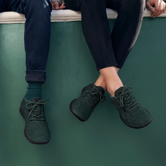 Allbirds women’s green and black wool runners - Picture 2 of 7